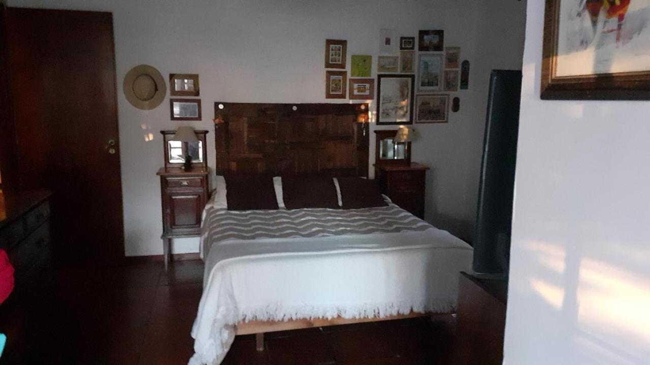 Casa Confortable - Parque Central - Estacionamiento, Patio, 3 Banos, 5 Habitaciones - La Cieneguita Esterno foto