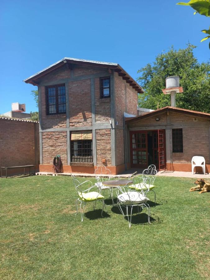 Casa Confortable - Parque Central - Estacionamiento, Patio, 3 Banos, 5 Habitaciones - La Cieneguita Esterno foto