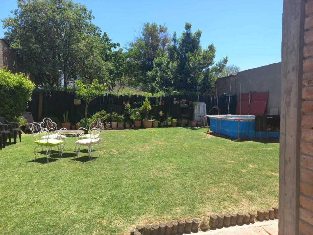 Casa Confortable - Parque Central - Estacionamiento, Patio, 3 Banos, 5 Habitaciones - La Cieneguita Esterno foto