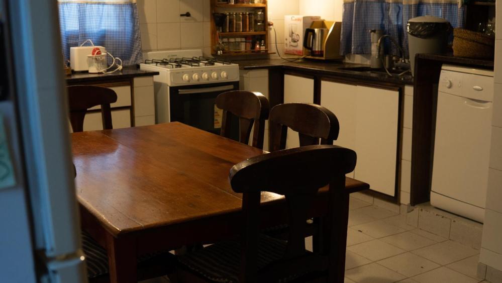 Casa Confortable - Parque Central - Estacionamiento, Patio, 3 Banos, 5 Habitaciones - La Cieneguita Esterno foto